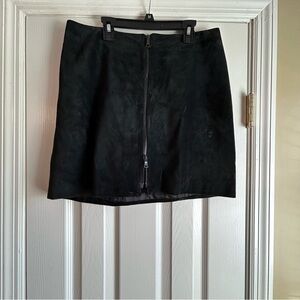 Jenne Maag Elegant Black Suede Skirt size Large